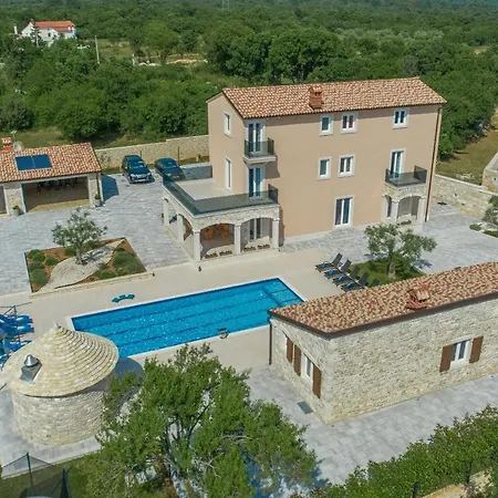 Villa Luxury With A Swimming Pool Vodnjan, Fazana - 16867
