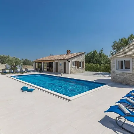 Luxury With A Swimming Pool Vodnjan, Fazana - 16867 * Mednjan