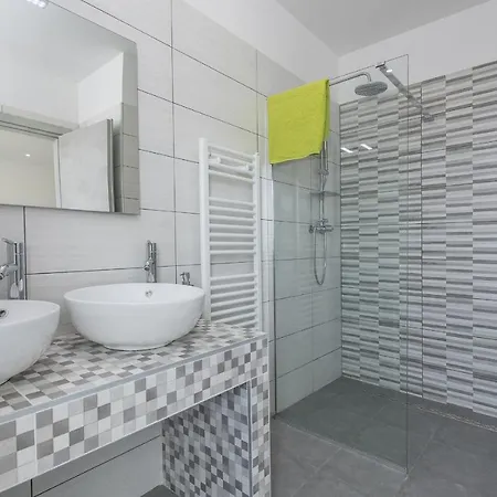 Luxury With A Swimming Pool Vodnjan, Fazana - 16867 Villa Mednjan